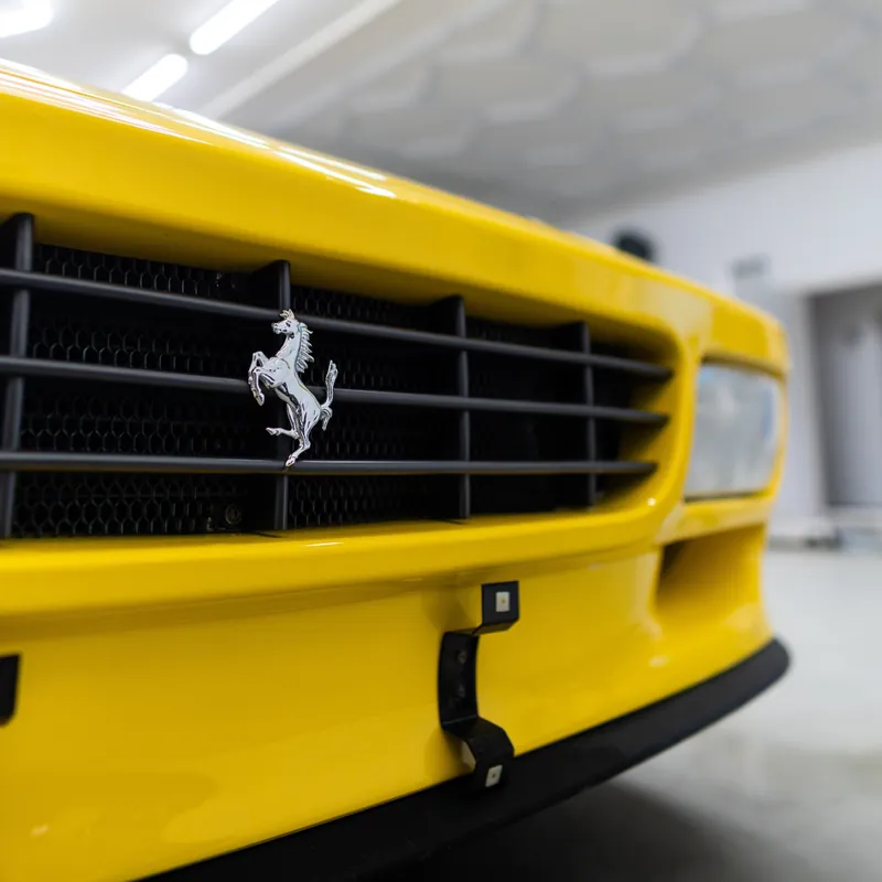 Přední maska Ferrari Testarossa