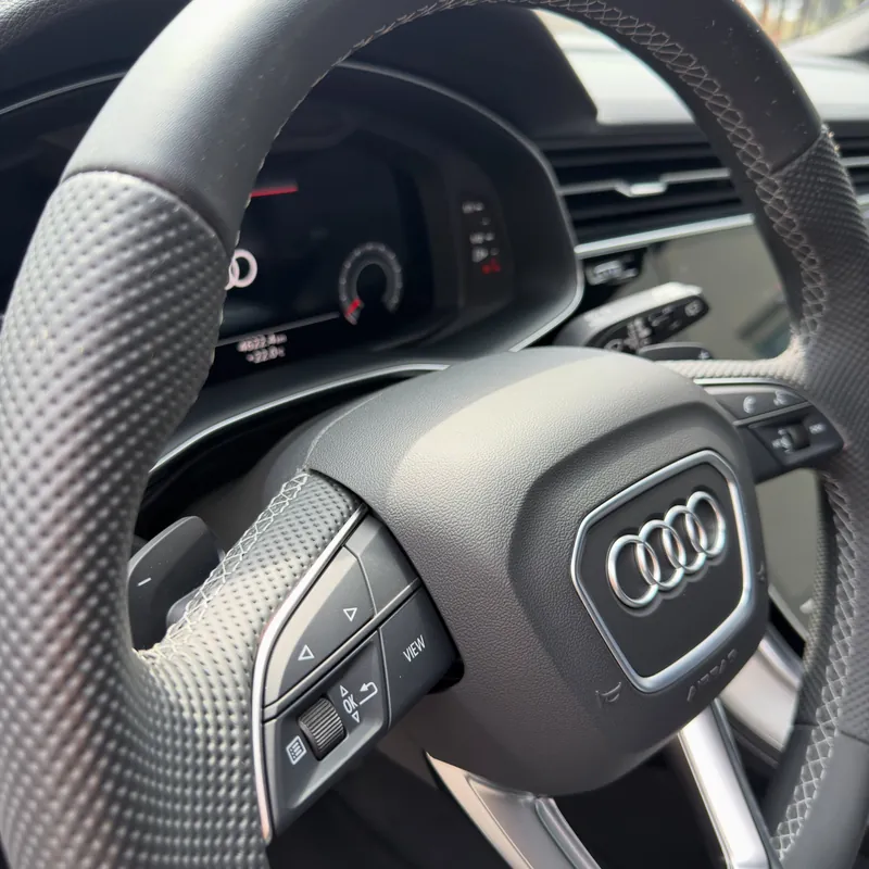 Vyčištěný volant Audi Q7
