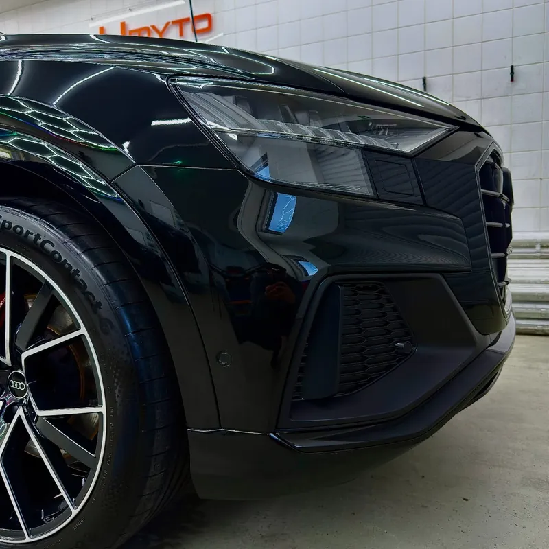 Přední světlo Audi Q8